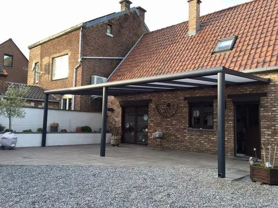 Et lett tak over terrassen ved huset – pergola og veranda i Nowy Sącz